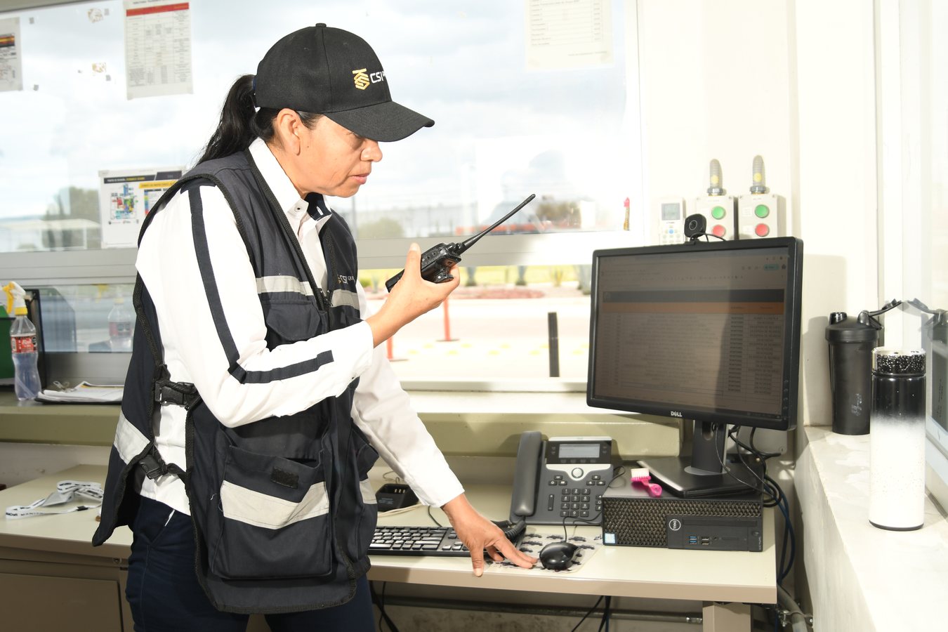 Guardia CSI Querétaro en caseta de control